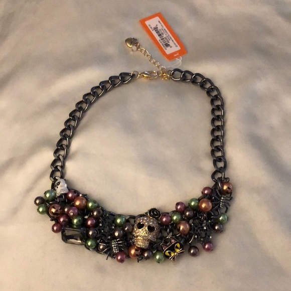 Betsey Johnson Gun Metal Tone Curb Link Bib Necklace Halloween Charms NWT - Picture 2 of 16